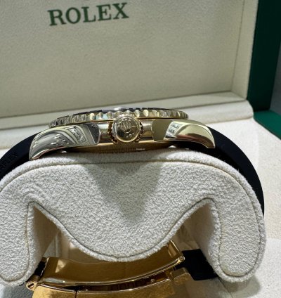 Rolex Yacht-master 42 226658 2022 42mm 18kt Yellow Gold Oysterflex Box Papers Unworn