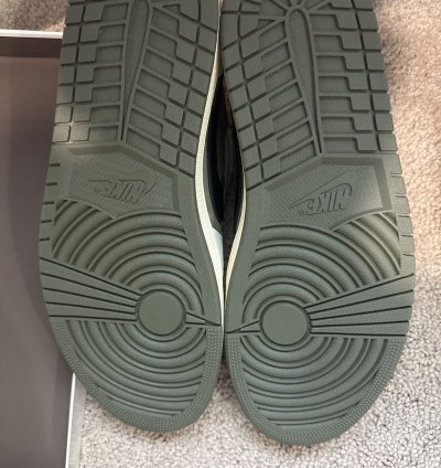 Travis Scott Air Jordan 1 Low Medium Olive