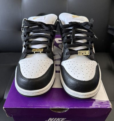 Nike Supreme Dunk Low