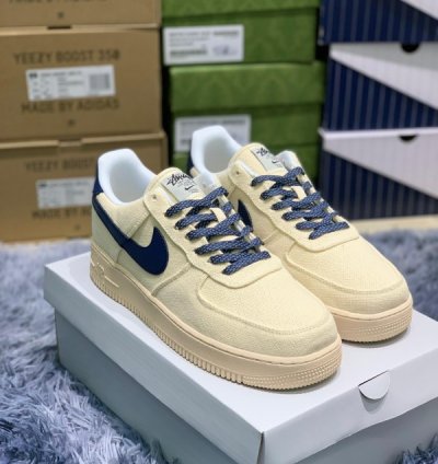 Nike Air Force 1 Stussy Beige Sneakers