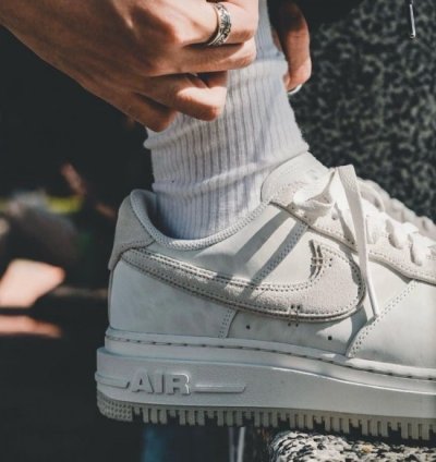 Nike Air Force 1 Summit White Light Bone Sneakers