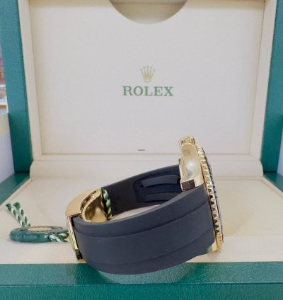 Rolex Yacht-master 42 42mm 226658 18k Yellow Gold Oysterflex Box And Papers Unworn