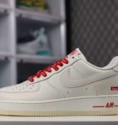 Nike Air Force 1 X Supreme Cream Red Sneakers