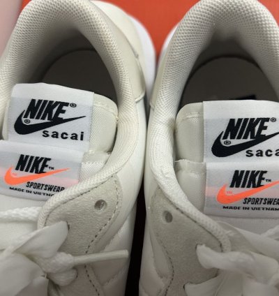 Nike Vaporwaffle Sacai Sail Gum