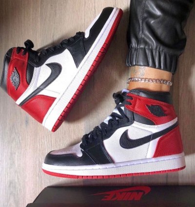 Nike Air Jordan 1 High Satin Black Toe Basketball Sneakers Semi Ua