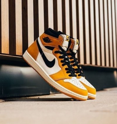 Nike Air Jordan 1 High Yellow Ocher Black Basketball Sneakers Semi Ua