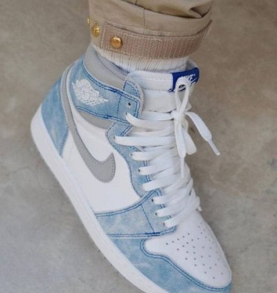 Nike Air Jordan 1 Hyper Royal Basketball Sneakers Semi Ua