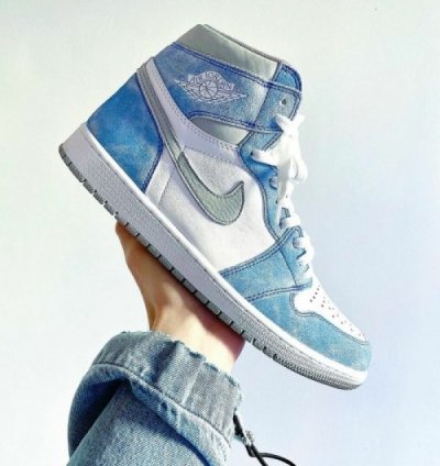 Nike Air Jordan 1 Hyper Royal Basketball Sneakers Semi Ua