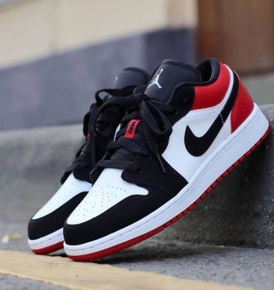 Nike Air Jordan 1 Low Black Toe Basketball Sneakers