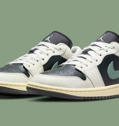Nike Air Jordan 1 Low Jade Smoke Basketball Sneakers