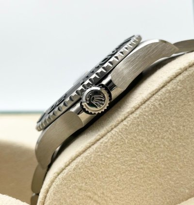 Rolex Yacht-master 42 Black 226627 01 2025
