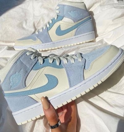 Nike Air Jordan 1 Mid Celestine Blue