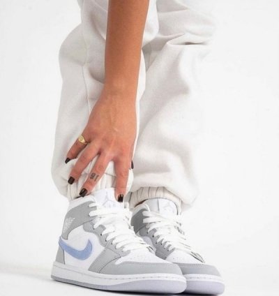 Nike Air Jordan 1 Mid Wolf Grey Basketball Sneakers Semi Ua