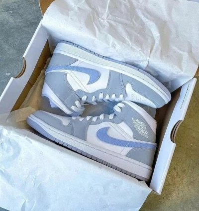 Nike Air Jordan 1 Mid Wolf Grey Basketball Sneakers Semi Ua