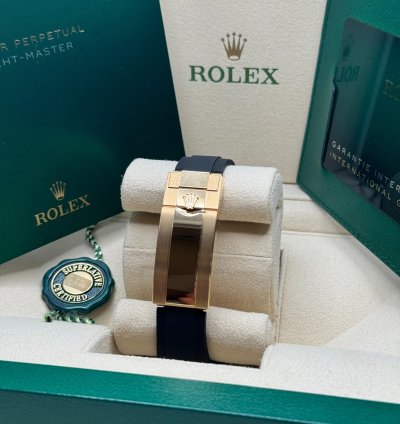 Rolex Yacht-master 42 New 2023 Yellow Gold Oysterflex Rubber Strap 18kt 226658