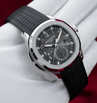 Patek Philippe Aquanaut Travel Time 5164a Steel Black Dial 40 8mm Mint Condition 5164a-001