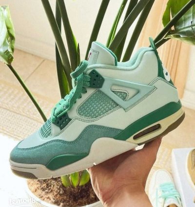 Nike Air Jordan 4 First Class Basketball Sneakers