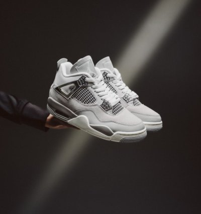 Nike Air Jordan 4 Frozen Moment Basketball Sneakers Semi Ua