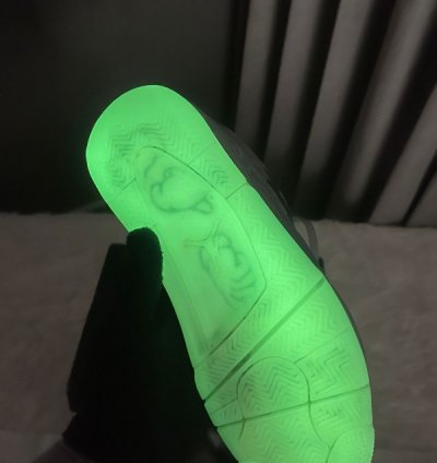 Nike Air Jordan 4 Kaws Basketball Sneakers