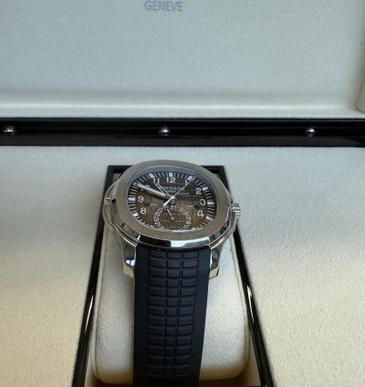 Patek Philippe Aquanaut Travel Time Box Papiere