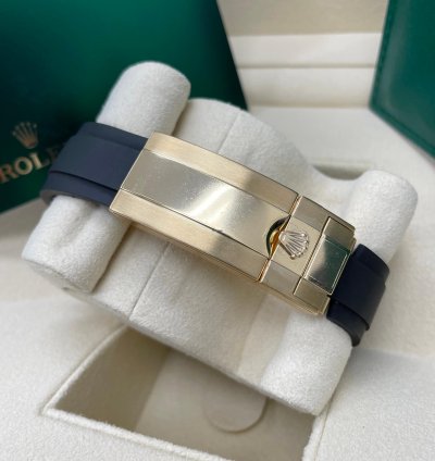 Rolex Yacht-master 42 New Yacht-master 42mm 226658 Yellow Gold Black Oysterflex Rubber Strap Strap