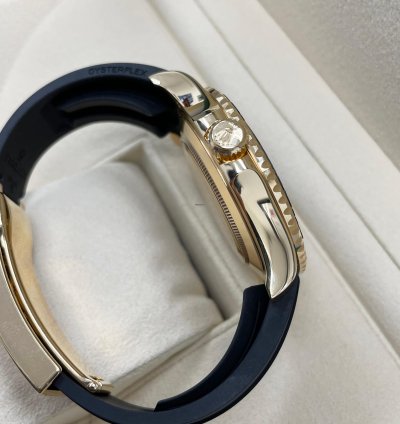 Rolex Yacht-master 42 New Yacht-master 42mm 226658 Yellow Gold Black Oysterflex Rubber Strap Strap