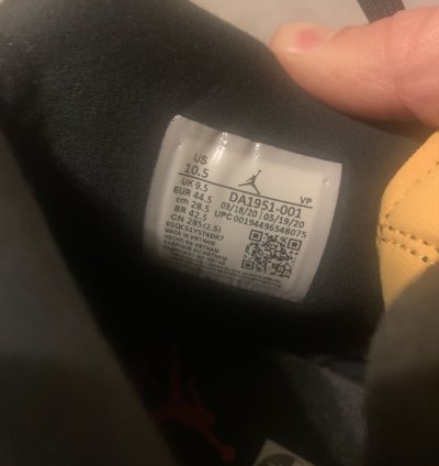 Union La Jordan Delta Mid Off Noir