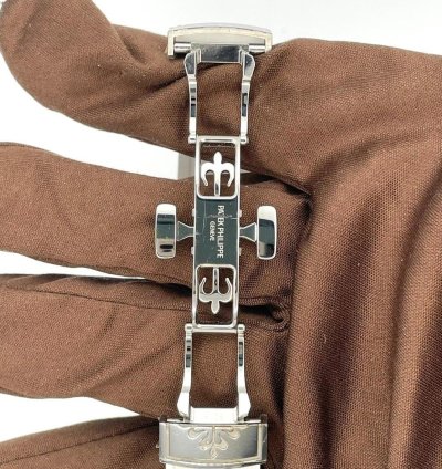 Patek Philippe Aquanaut Very Rare Steel Tiffany Signed Ladies Aquanaut 5267 200a-010