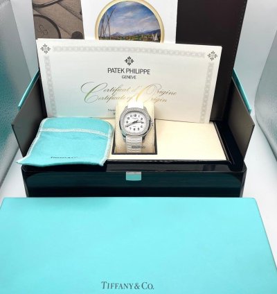 Patek Philippe Aquanaut Very Rare Steel Tiffany Signed Ladies Aquanaut 5267 200a-010