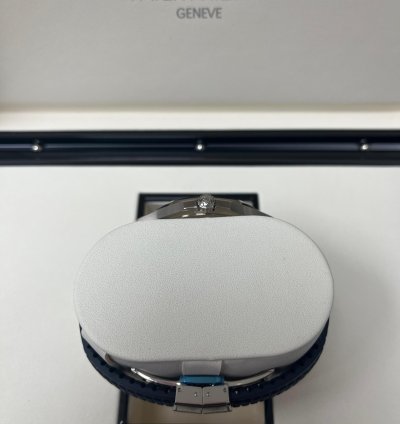 Patek Philippe Aquanaut White Gold Blue Embossed Dial 5168g-001