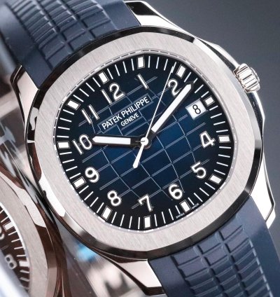 Patek Philippe Aquanaut White Gold Complete Set Mint Blue Dial 42mm - 5168g-001 5168g