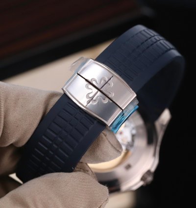 Patek Philippe Aquanaut White Gold Complete Set Mint Blue Dial 42mm - 5168g-001 5168g