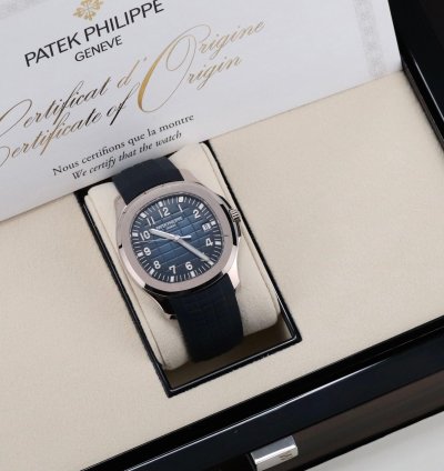 Patek Philippe Aquanaut White Gold Complete Set Mint Blue Dial 42mm - 5168g-001 5168g