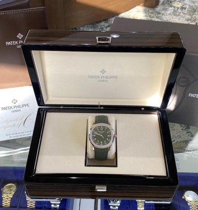 Patek Philippe Aquanaut White Gold Khaki Green 2022