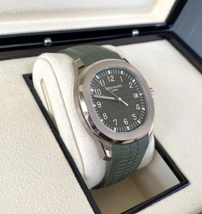 Patek Philippe Aquanaut White Gold Khaki Green 2022