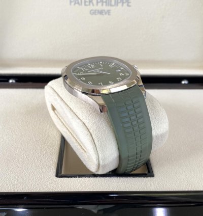 Patek Philippe Aquanaut White Gold Khaki Green 2022