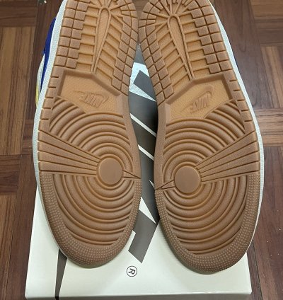 Air Jordan 1 Low Travis Scott Canary