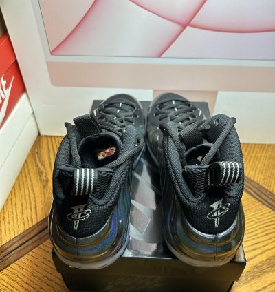 Size 10 5 - Nike Air Foamposite One Hologram 2015 Likenew