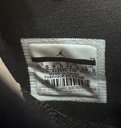 Air Jordan 11 Retro Low Tuxedo