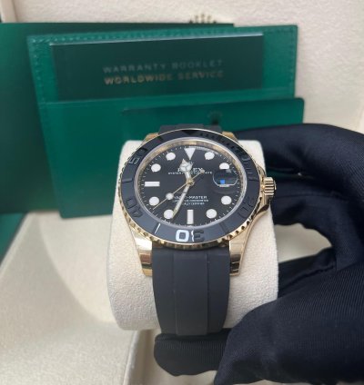 Rolex Yacht-master 42 Yellow Gold Yacht-master 42 Watch - Black Dial - Oysterflex Strap 226658