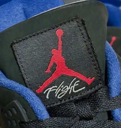 Air Jordan 4 Retro Rare Air 2025