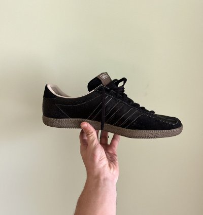 Vintage 00s Adidas Universal Leather Sneakers