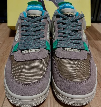 Air Jordan 4 Retro taupe Haze
