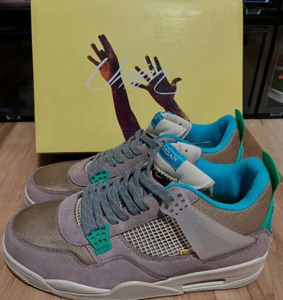 Air Jordan 4 Retro taupe Haze