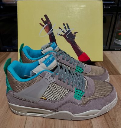 Air Jordan 4 Retro taupe Haze