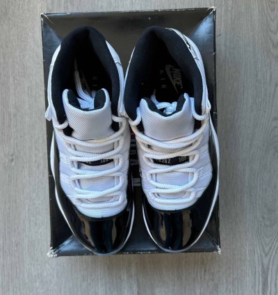 Size 9 - Nike Air Jordan 11 Retro Concord 2018 Vnds Black
