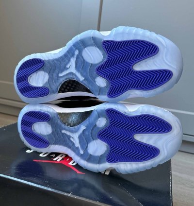 Size 9 - Nike Air Jordan 11 Retro Concord 2018 Vnds Black