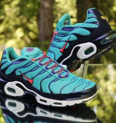 Nike Air Max Plus Discover Your Air Sky Black Running Shoes