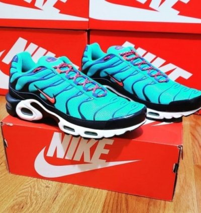 Nike Air Max Plus Discover Your Air Sky Black Running Shoes