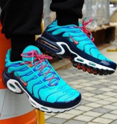 Nike Air Max Plus Discover Your Air Sky Black Running Shoes